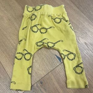 💙 Mad about mini sunglasses pants 3-6 💙 $10 when you buy 4 or more 💙